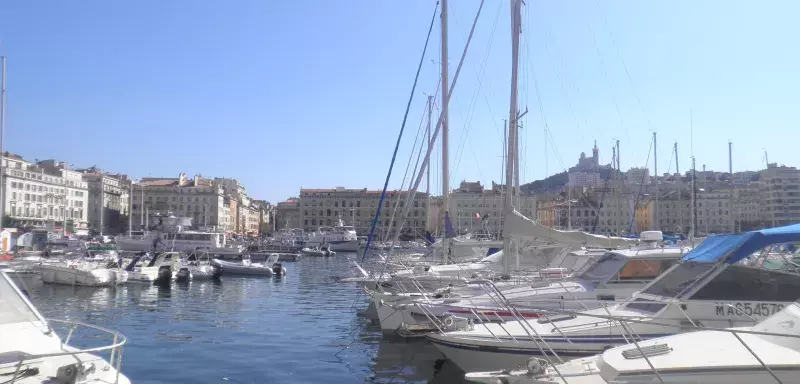 Transportée sur un voilier, la drogue était cachée dans 40 valises marocaines.