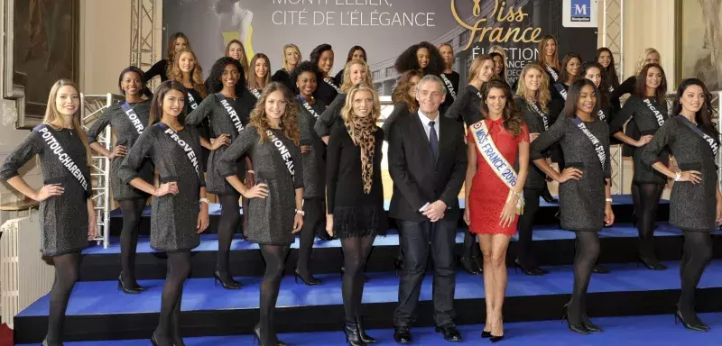 "De tout temps, Montpellier a été une ville porteuse d'une grande élégance. C'est une histoire aujourd'hui qui se poursuit avec l'accueil du concours Miss France 2017", commente Philippe Saurel, Maire de la Ville de Montpellier et Président de Montpellier Méditerranée Métropole