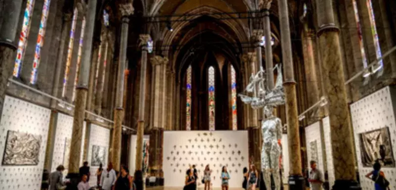 Vue de l'exposition ''La Mélancolie à Ressorts'' de Robert Combas au Carré Sainte-Anne. (© Fabien Pio/Ville de Montpellier) 