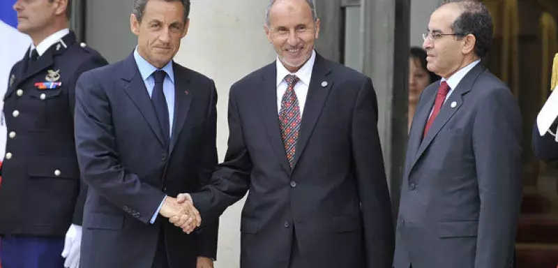 Nicalas Sarkozy en compagnie des dirigeants du CNT Libyen (Xinhua)