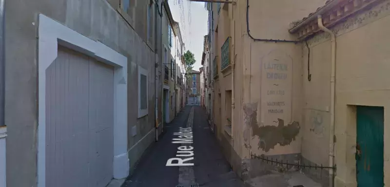 L'homme réside rue Malbec, à proximité du Cimetière Vieux de Béziers, son quartier a été bouclé (© Google Earth)