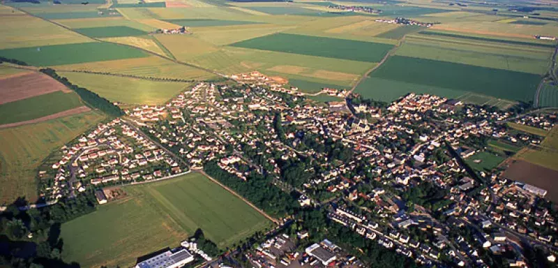 Le chef de la police municipale de la paisible commune de Saint-Arnoult-en-Yvelines a été retrouvé mort égorgé, aujourd'hui. Comme une avocate, à Marseille... (© Yann Arthus Bertrand, Ablis)