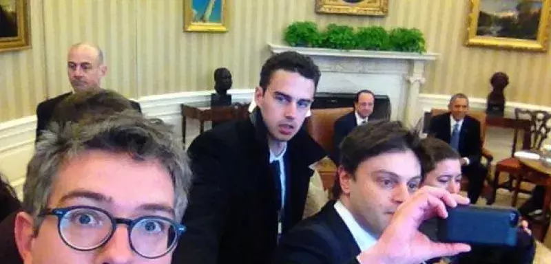 Séabce "selfie" à la Maison blanche: la palme d'or des journalistes les plus turbulents revient aux Français. 