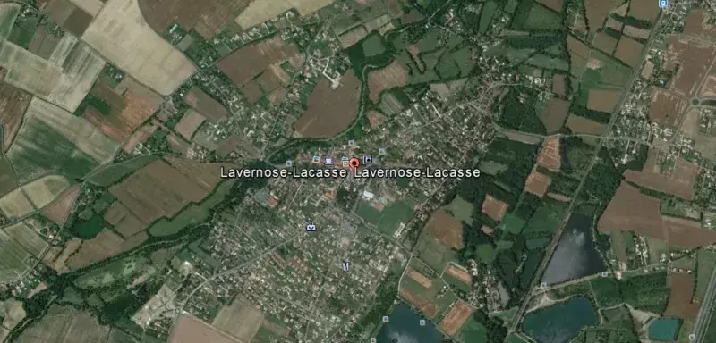 La fusillade s’est produite à Lavernose-Lacasse, petite commune située à 30km au sud-ouest de Toulouse. (© Google Earth)