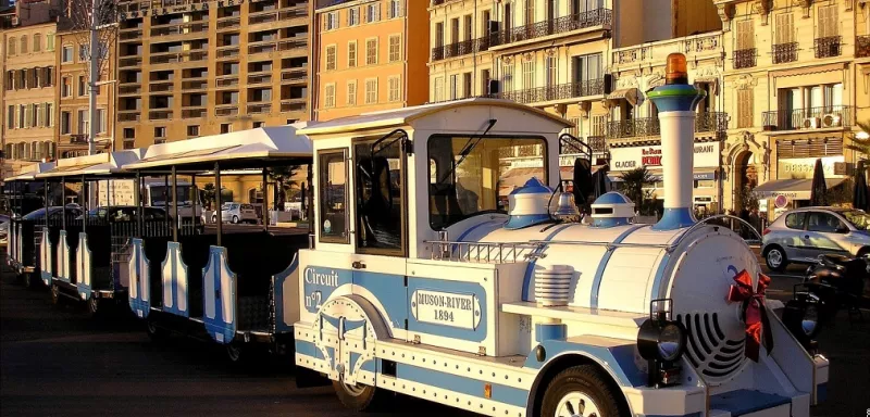 Le petit train marseillais très prisé des touristes (DR)