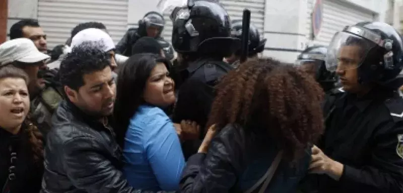 Manifestation de jeunes chômeurs diplomés réprimée par la police... (DR)