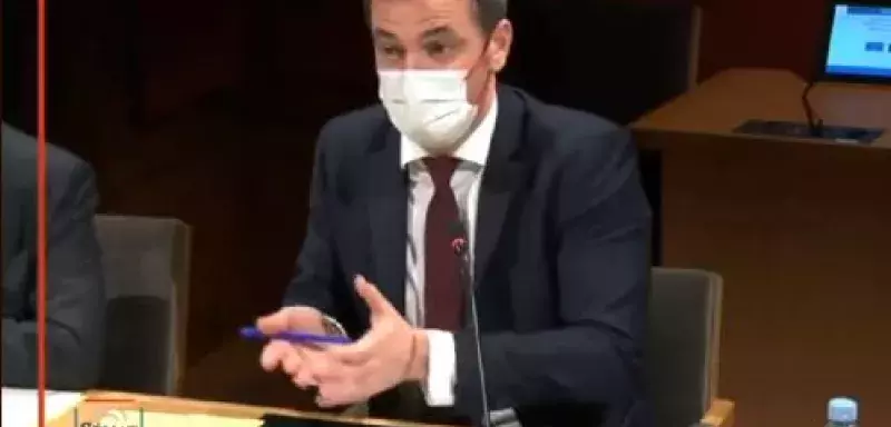 Olivier Véran confronté aux documents de la commission d'enquête du Sénat