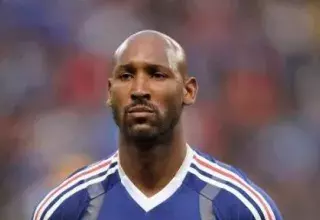 Anelka: Une quenelle à presque 100.000 euros, les internautes s'insurgent face à une telle sanction qu’ils trouvent exagérée et injuste. 