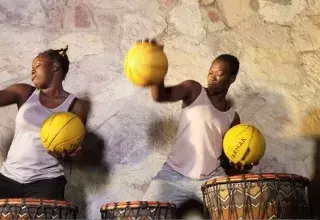 Elles sont musiciennes, chanteuses et basketteuses et viennent de Bamako