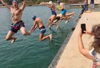 Marseille : les Libres Nageurs revendiquent toujours de nager dans les eaux du Mucem