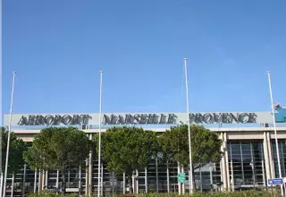 L'aéroport dispose de 1000 places supplémentaires de parking dès de printemps... (DR)