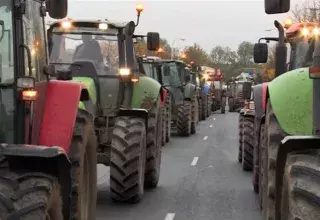 "Il a été percuté par un poids-lourd dans le cadre d'un barrage et des ralentissements liés à ce barrage...""