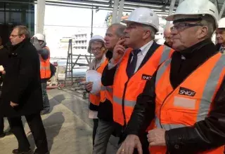 Les grands élus de Montpellier étaient ce matin aux côtés de Frédéric Cuvillier, avec, de gauche à droite, Hélène Mandroux, Christian Bourquin et Jean-Pierre Moure, André Vézinhet n'étant pas loin. (DR)