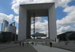  France : Un militaire en tenue poignardé dans le quartier d'affaires de La Défense