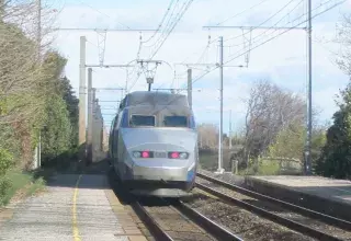 Avec un temps de trajet prévu de 6h, cette nouvelle ligne de TGV offrira des connexions avec Toulouse, Marseille et Montpellier. (© N.E)