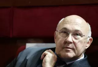 Michel Sapin, le ministre français du Travail:"Les résultats d'un mois ne font pas un retournement."