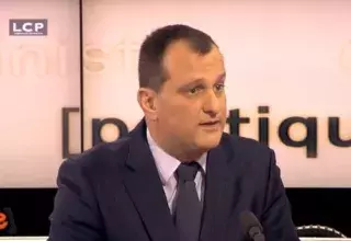 La « main tendue » de Louis Aliot peut aussi avoir des allures de fessée ! La preuve par l'image, avec la vidéo de l'émission PolitiqueS animée par Serge Moati sur LCP. (Capture d'écran)