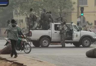 La prise du pouvoir par les militaires à Bamako. (Xinhua)