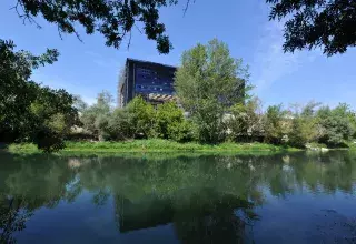 Le nouvel hôtel de Ville est signé Jean Nouvel et François Fontès.