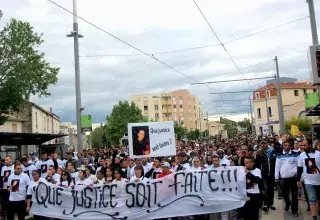 Les manifestants ont demandé aux pouvoirs publics de faire toute la lumière sur le meurtre de Salah. (© N.E)