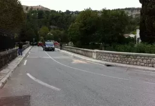 L'accident s'est produit mercredi vers 15h, sur un pont situé à La Grave-de-Peille, près de Nice... (DR)