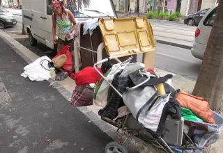 Les Roms campent sur le trottoir  dans la cité phocéenne (DR)