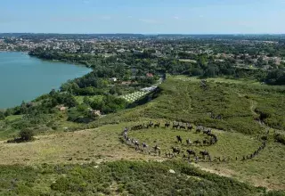 Marseille sera l’étape finale de cette TransHumance, entamée il y a trois semaines. (© Théâtre du Centaure)