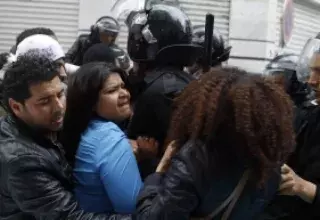 Manifestation de jeunes chômeurs diplomés réprimée par la police... (DR)